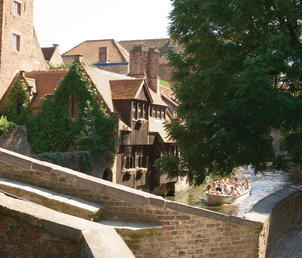 B&B Exclusive Guesthouse Bonifacius Bruges Extérieur photo